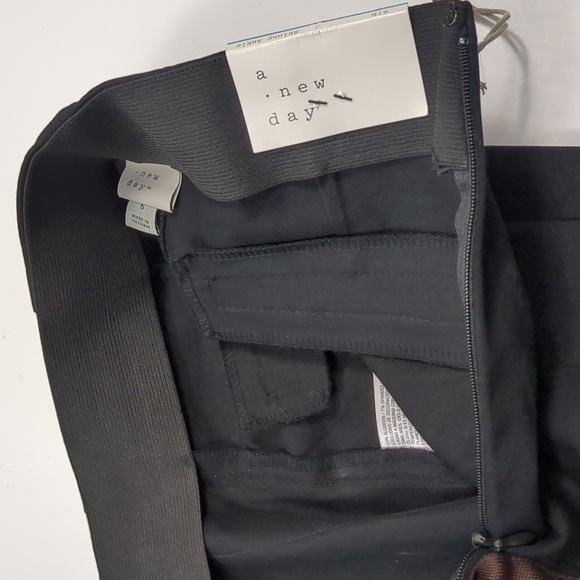 A New Day Women's High-Rise Slim Fit Bi-Stretch Ankle Pants Black Striped Size 6 - Picture 5 of 6